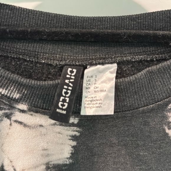 H&M Sweatshirt Deess - Picture 2 of 5